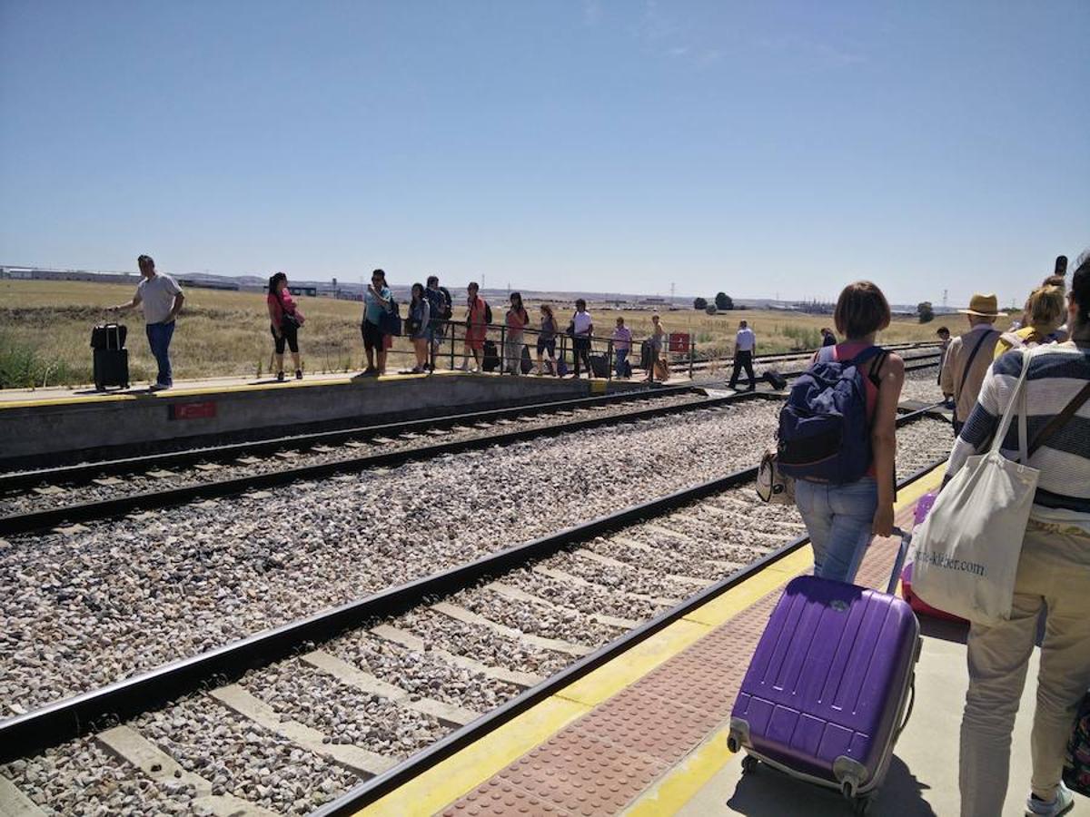 El convoy que une Madrid con Huelva, pasando por Plasencia, Cáceres, Mérida y Zafra, se ha quedado parado en la localidad toledana de Illescas