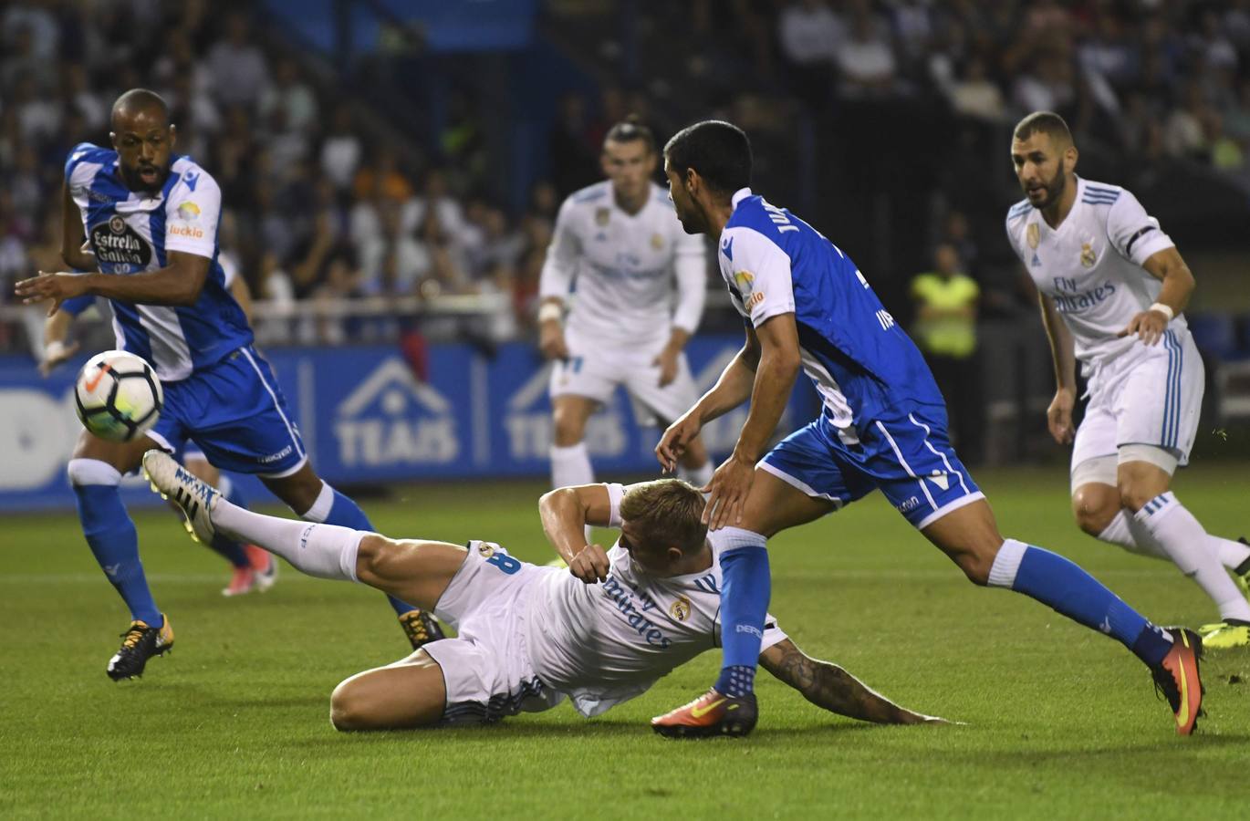 Las mejores imágenes del partido disputado en Riazor entre el Deportivo de la Coruña y el Real Madrid.