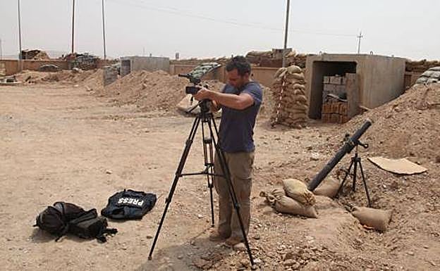 Ucrania expulsa al periodista extremeño Ángel Sastre y a su compañero Antonio Pampliega