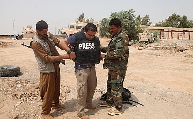 El periodista extremeño Ángel Sastre es deportado a Holanda desde Ucrania