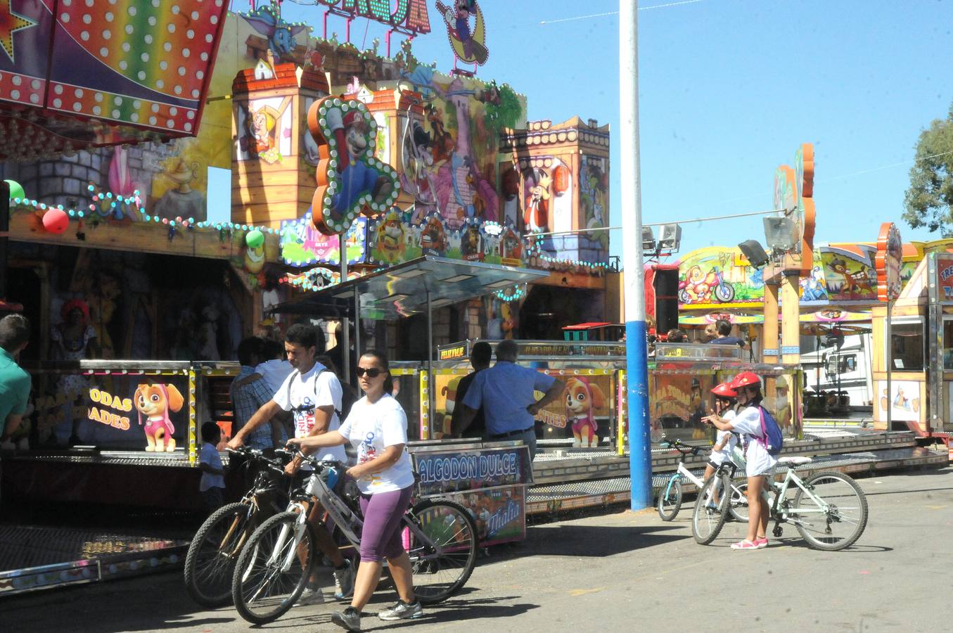 Los emeritenses disfrutan de los tres días del Niño en el ferial