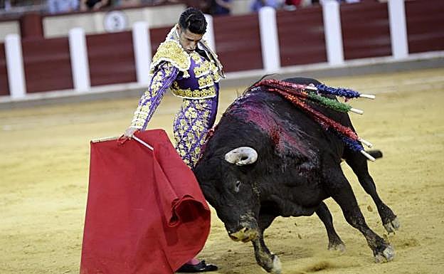Talavante corta dos orejas a una buena corrida de García Jiménez