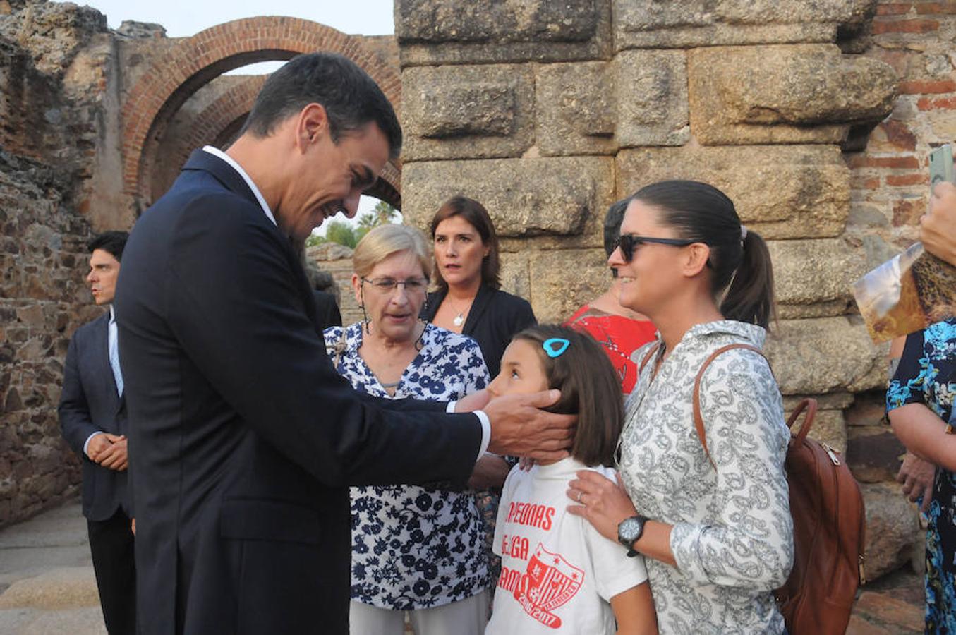 Han recibido el galardón el Orfeón Cacereño; el Colegio San José de Villafranca de los Barros; el equipo de fútbol femenino Santa Teresa; el cantautor Pepe Extremadura, y la cooperante y directora de Médicos Mundi en la región, María Victoria López