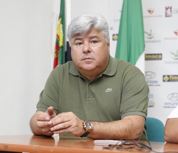 Luis Puebla asegura que el 90 por ciento de la directiva estará formada por gente de Cáceres. :: A. Méndez