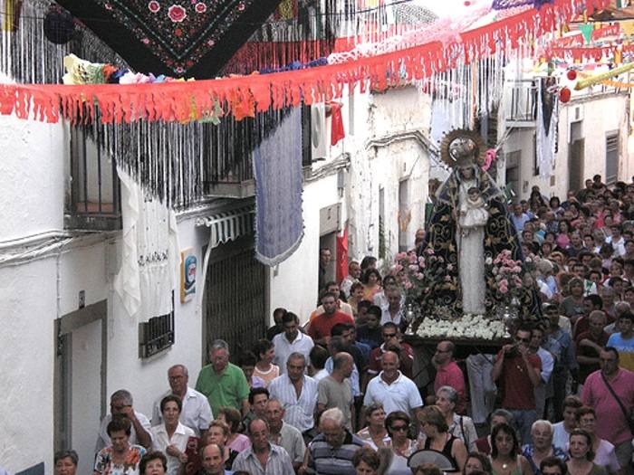 Procesión de la Virgen del Encinar en Ceclavín en el año 2006