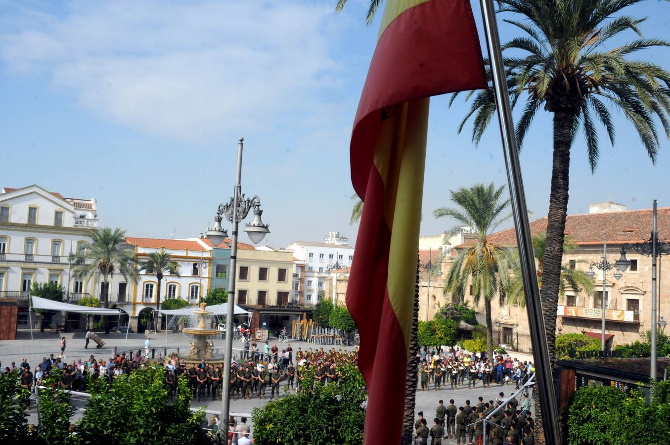 Alrededor de 700 militares de la Brigada de Infantería Mecanizada (BRIMZ) "Extremadura XI" permanecerán en misiones en el exterior a partir de noviembre, ya que a los 300 que actualmente están destinados en Letonia se sumarán los más de 400 que partirán hacia Líbano en el penúltimo mes del año.