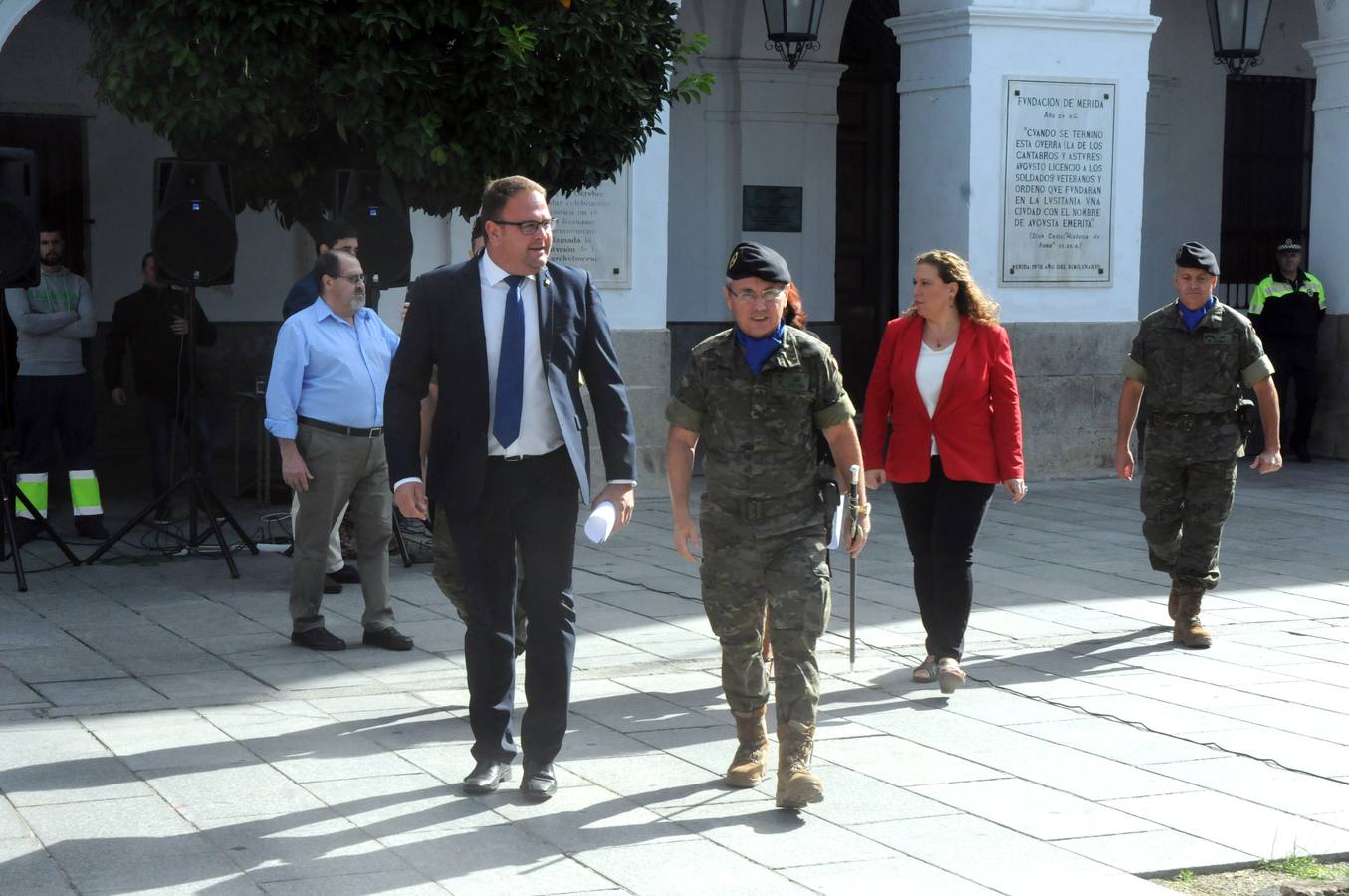 Alrededor de 700 militares de la Brigada de Infantería Mecanizada (BRIMZ) "Extremadura XI" permanecerán en misiones en el exterior a partir de noviembre, ya que a los 300 que actualmente están destinados en Letonia se sumarán los más de 400 que partirán hacia Líbano en el penúltimo mes del año.