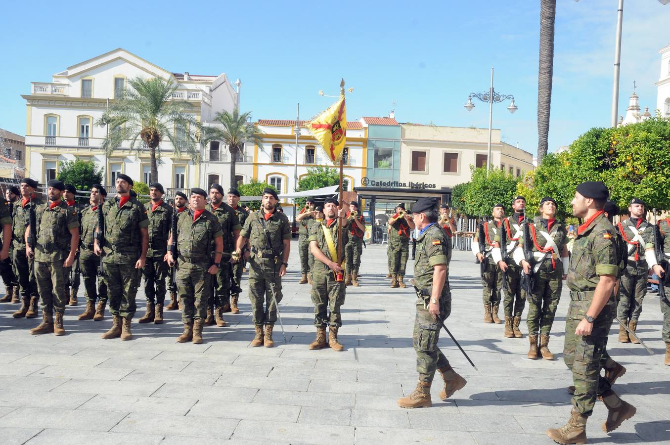 Alrededor de 700 militares de la Brigada de Infantería Mecanizada (BRIMZ) "Extremadura XI" permanecerán en misiones en el exterior a partir de noviembre, ya que a los 300 que actualmente están destinados en Letonia se sumarán los más de 400 que partirán hacia Líbano en el penúltimo mes del año.