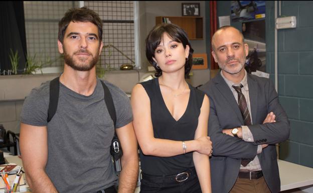 Protagonistas de la serie 'Estoy vivo'.