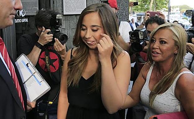 La Policía identifica a 70 personas que insultaron a Andrea Janeiro