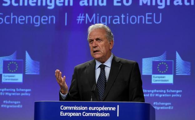El comisario europeo de Inmigración, Dimitris Avramopoulos.
