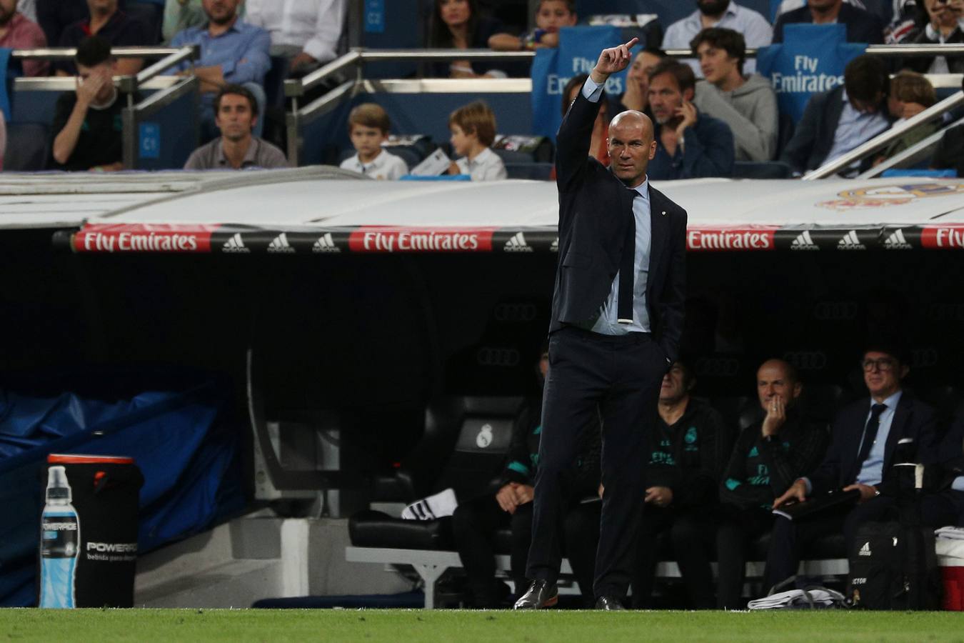 Partido correspondiente a la séptima jornada de Liga entre el Real Madrid y el Espanyol, en el Santiago Bernabéu. 