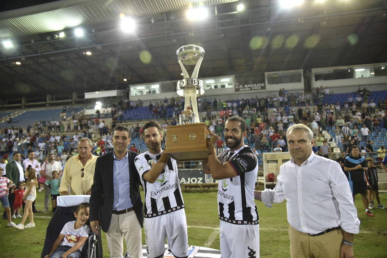 El club blanquinegro ha ganado el título por 2-0 tras enfrentarse al Alavés, un equipo de Primera División 