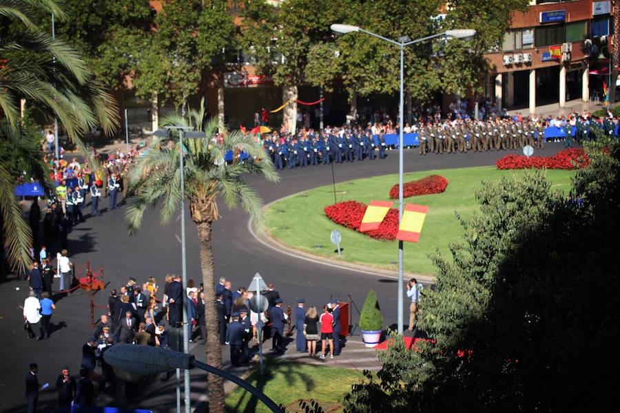 Badajoz ha celebrado este sábado el Día de la Hispanidad con un izado de bandera, un homenaje a quienes dieron su vida por España y un desfile