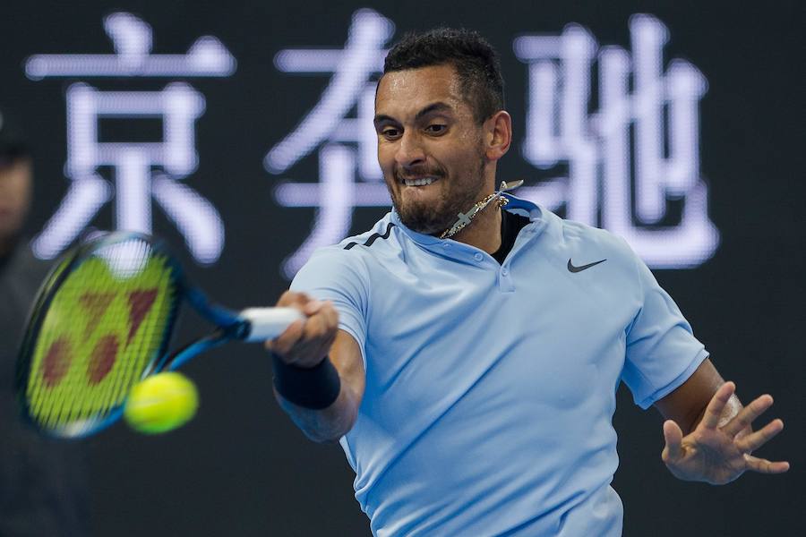 El tenista balear se hizo con el Abierto de China tras derrotar al australiano en dos sets (6-2 y 6-1), que significó su título número 75.