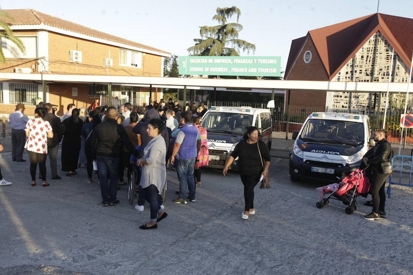 El juicio, que cuenta con 117 acusados, se celebra en el salón de actos de la Facultad de Empresa, Finanzas y Turismo de Cáceres.