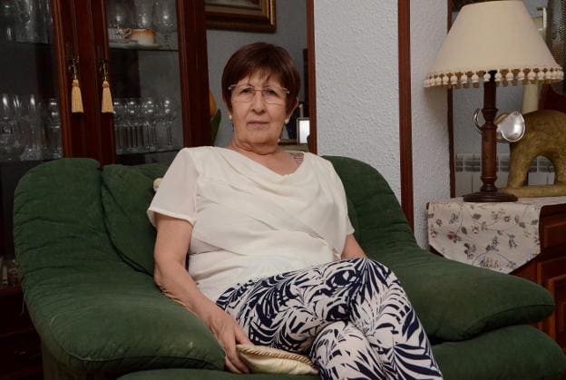 Pilar Pérez, en su domicilio de Badajoz. :: casimiro moreno