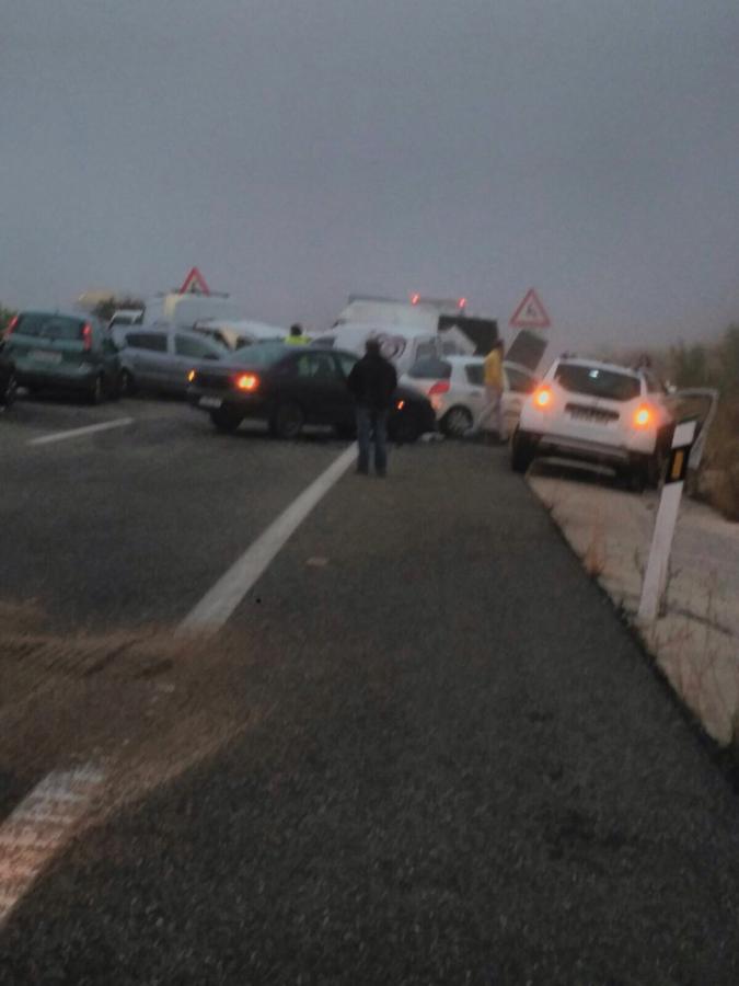 Primeras imágenes de una colisión múltiple que ha tenido lugar la mañana del 19 de octubre, a la altura de la localidad cacereña de Galisteo.