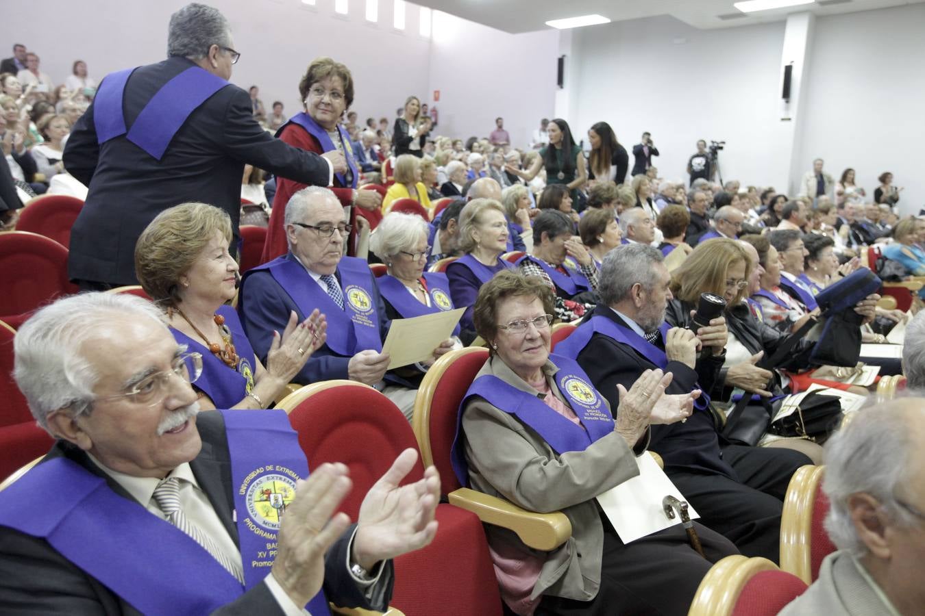 La Universidad de los Mayores de Extremadura (UMEx) ha abierto de forma oficial el curso académico 2017/2018 en el que cuenta con 2.100 alumnos matriculados en sus siete sedes donde imparten clases unos 150 docentes que cooperan en este proyecto formativo