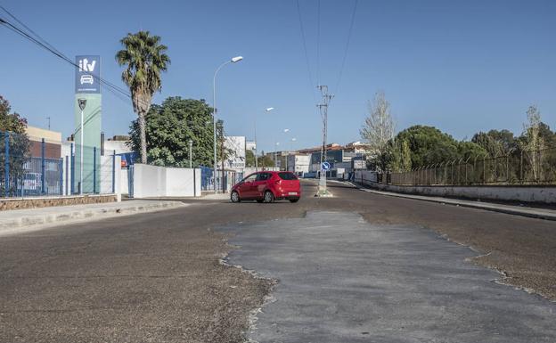 La avenida Miguel de Fabra, que da acceso a la ITV, es una de las que se mejorará en El Nevero. 