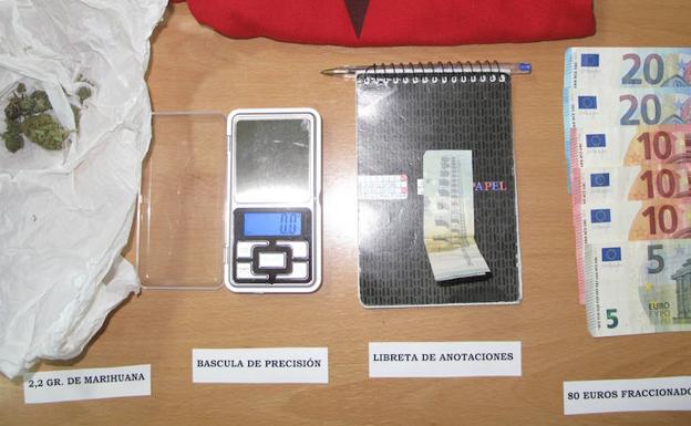 Detenido un vecino de La Pesga acusado de vender droga en zonas de ocio