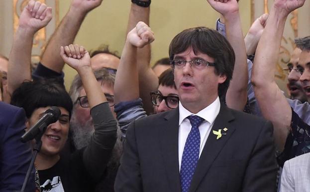 Puigdemont se ofrece como candidato independentista el 21-D