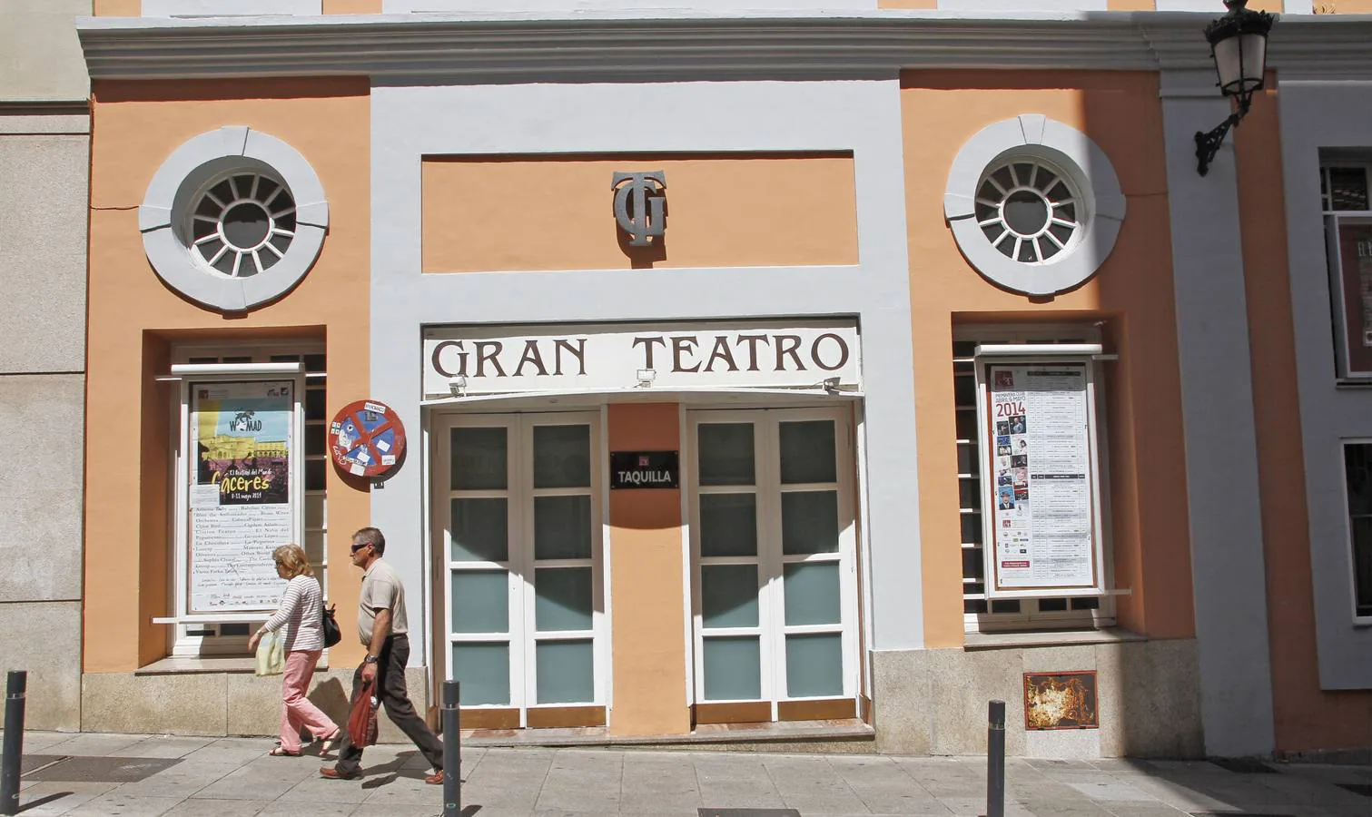 6-En el Gran Teatro había cuatro palcos altos reservado para prostitutas