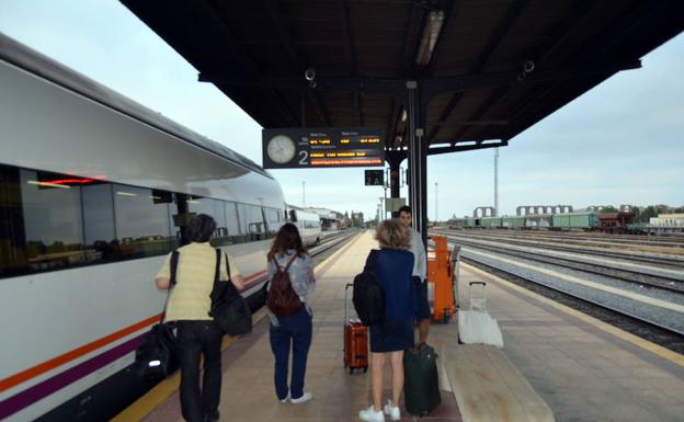 Dos nuevas averías provocan retrasos en las conexiones ferroviarias con Madrid