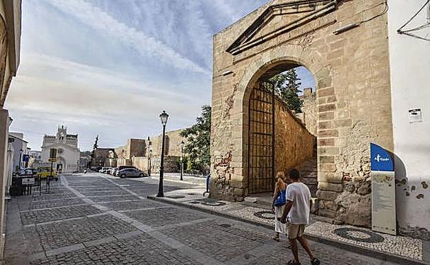 Visita guiada por los monumentos pacenses