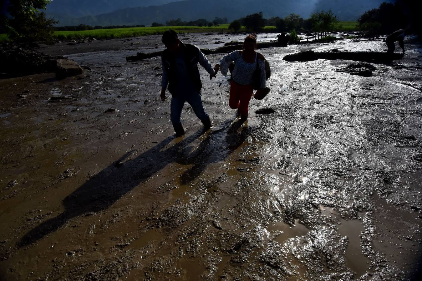 El desbordamiento del río La Paila en el municipio de Corinto, departamento del Cauca (Colombia) ha dejado cuatro muertos, entre ellos un bebé.