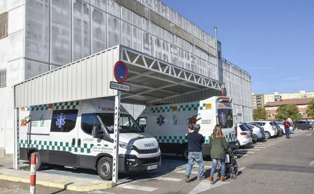 Vehículos de Ambulancias Tenorio prestando servicio.