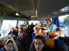 320 autobuses llenos de extremeños han hecho el recorrido hasta Madrid | En un tren viajó la comitiva formada por políticos de todos los partidos con representación en la Asamblea y responsables de asociaciones y organizaciones que firmaron el Pacto del Tren 