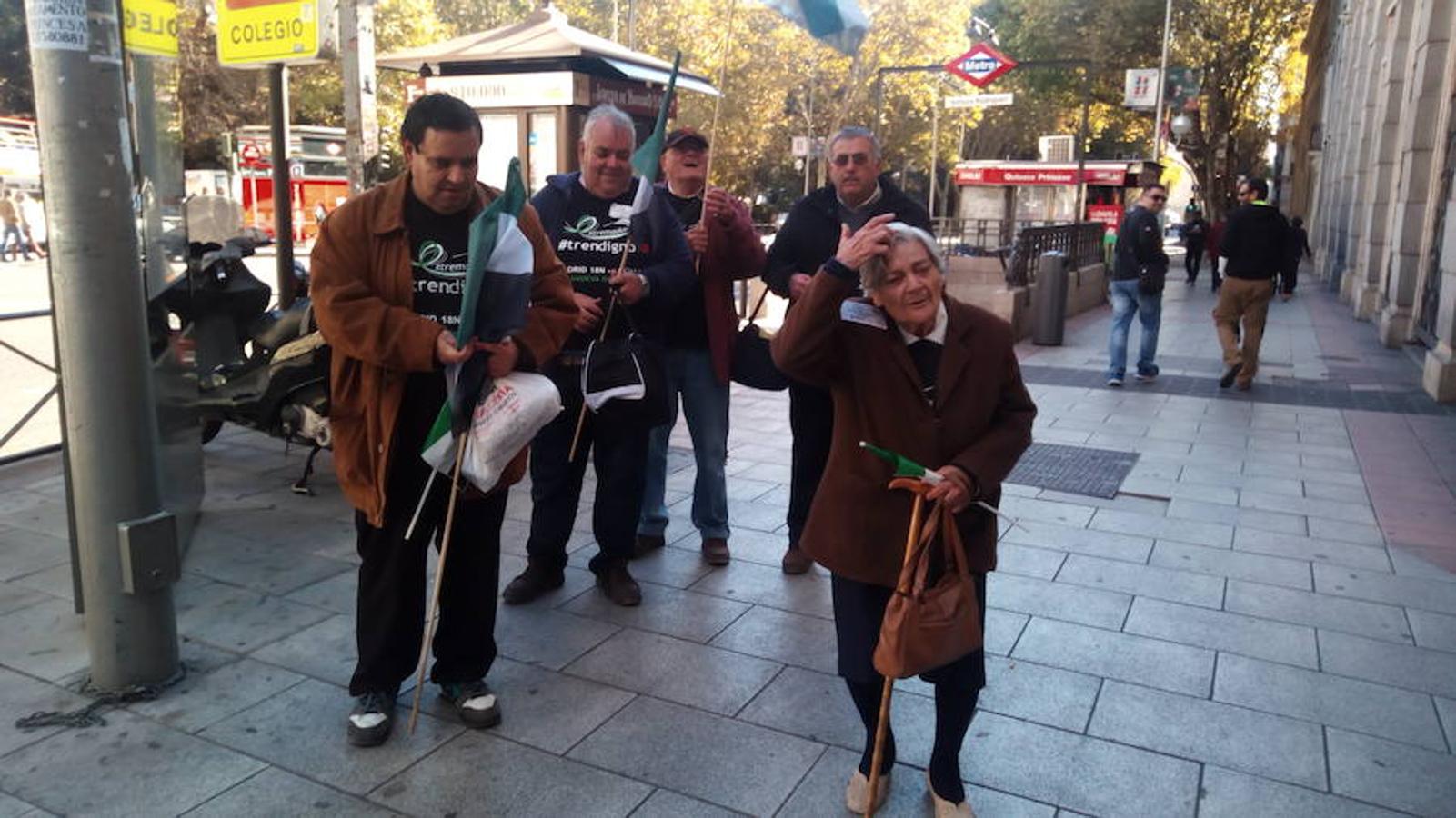 Llegada a Madrid de extremeños para la protesta por un tren digno