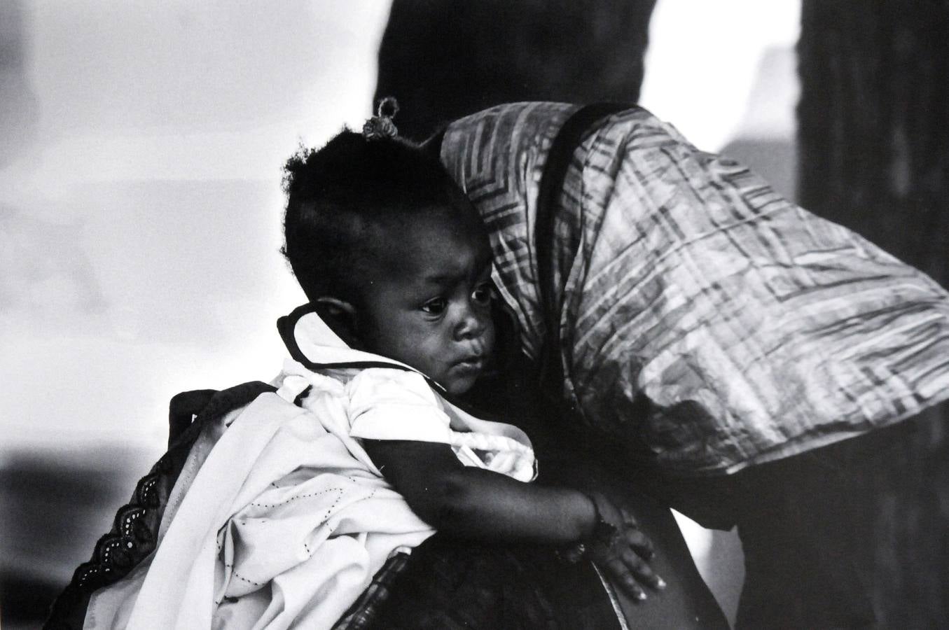 Esta exposición abrió los actos de la Asamblea de Extremadura dedicados al Día Internacional contra la Violencia de Género. La muestra fotográfica de Jesús López Santana, "África con rostro de mujer", permanecerá en Mérida hasta el 30 de noviembre y llegará después a Badajoz y Cáceres. Está organizada por el Secretariado de Actividades Culturales de la Universidad de Extremadura. 