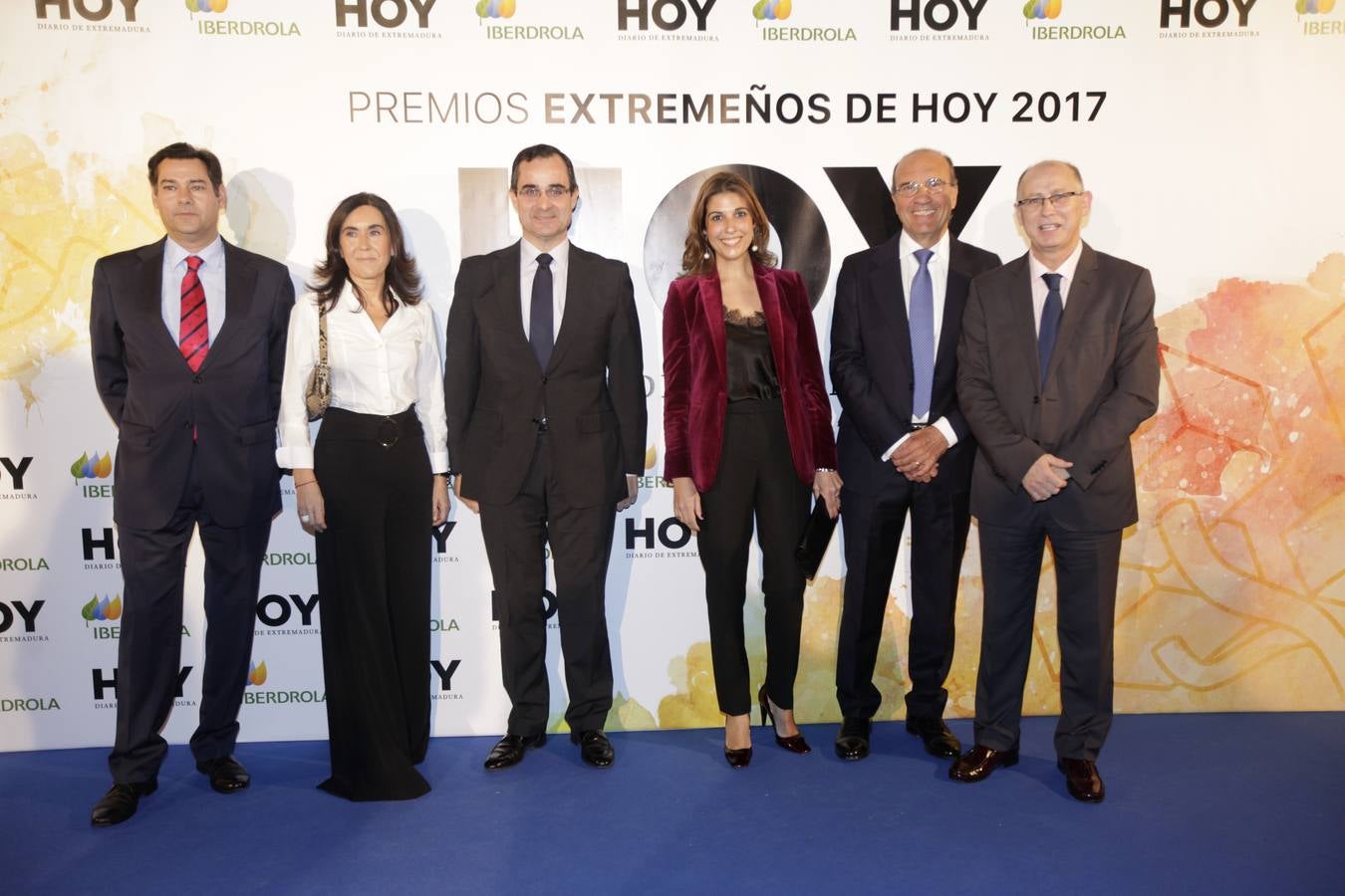 Los invitados que asistieron a la gala de Extremeños de HOY, posaron en el photocall 