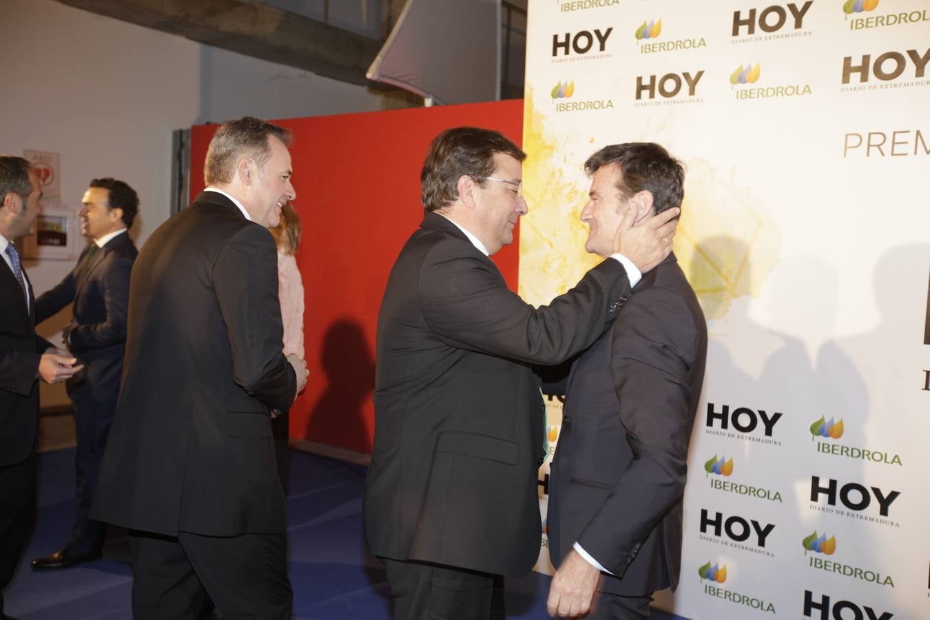 Los invitados que asistieron a la gala de Extremeños de HOY, posaron en el photocall 