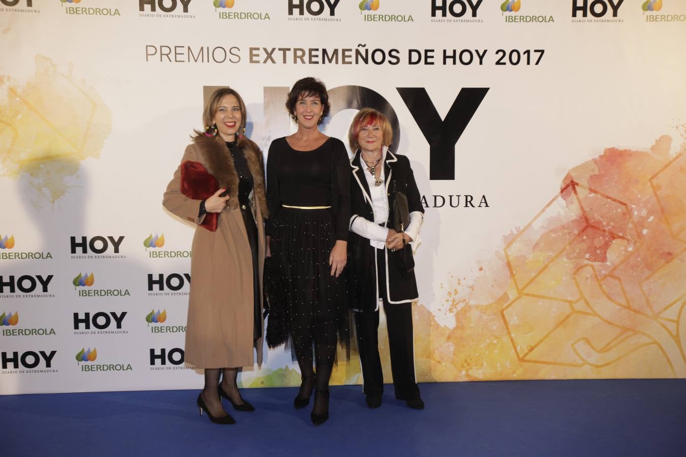Los invitados que asistieron a la gala de Extremeños de HOY, posaron en el photocall 