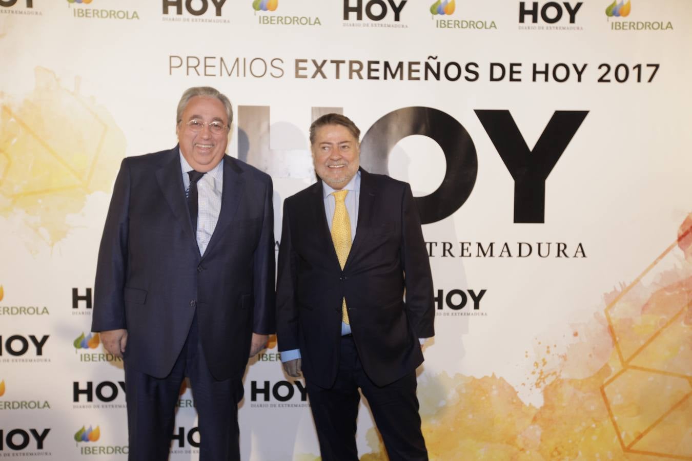 Los invitados que asistieron a la gala de Extremeños de HOY, posaron en el photocall 