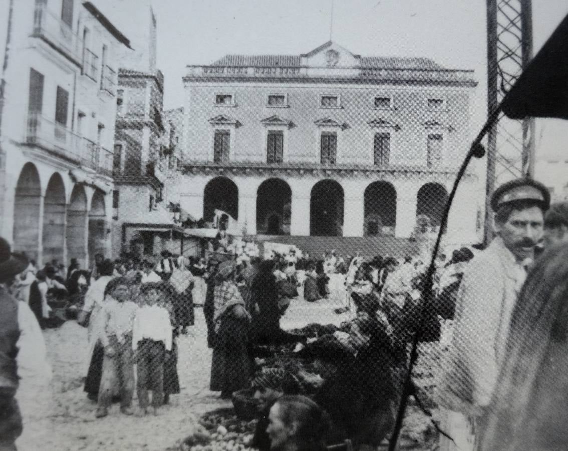 5-Año 1916 con el mercado de verano en la Plaza Mayor