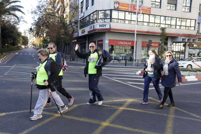 Más de 300 corredores se solidarizan contra el VIH y el sida en Cáceres