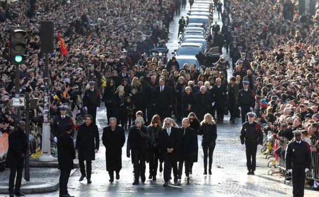 Cortejo fúnebre del cantante Johnny Hallyday en París.