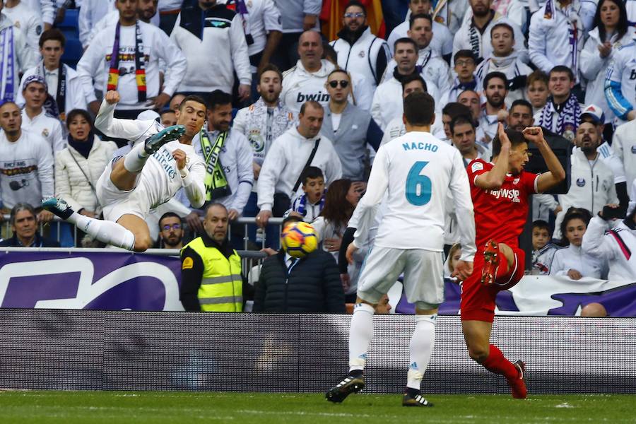 El Real Madrid golea al Sevilla por 5-0 en la primera parte del duelo correspondiente a la jornada 15. Nacho abrió la lata y Cristiano marcó un doblete. Kroos se sumó a la fiesta con un derechazo y Achraf anotó tras una carrera por banda derecha.