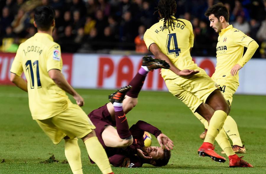 El conjunto de Valverde se impuso al de Calleja por 0-2 con goles de Luis Suárez y Messi. Los tantos llegaron cuando el Villarreal estaba con diez por expulsión de Raba. 