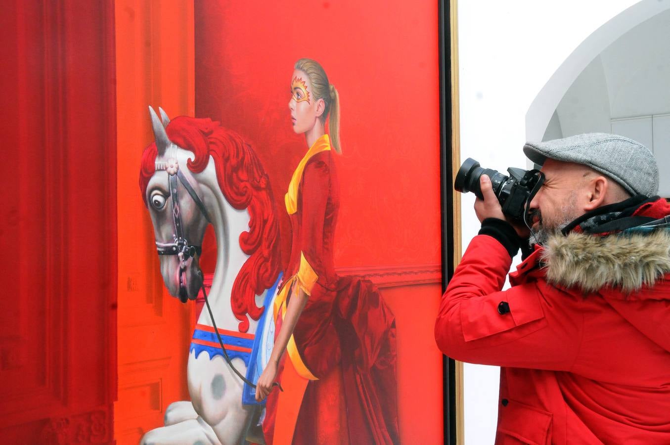 La exposición 'Pasión por la vida' del artista extremeño Enrique Jiménez Carrero, se podrá visitar en el patio noble de la Asamblea hasta el próximo mes de enero de 2018