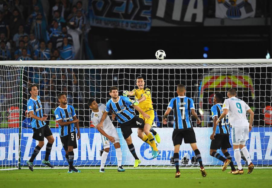 El conjunto blanco cerró el año con un nuevo título gracias a un gol de Cristiano antes de medirse al Barcelona en la Liga.