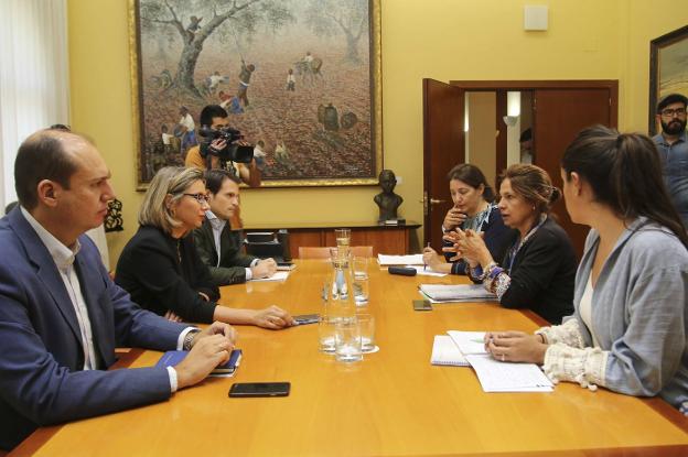 Reunión entre PP y Junta en octubre sobre la reforma fiscal. :: j. m. r.