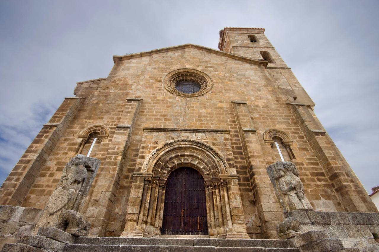 1-Iglesia de Santa María de Almocóvar, en Alcántara