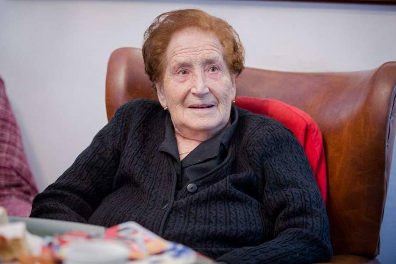 Carmen González Lobato, vecina de Valencia del Ventoso, celebra cien años con un homenaje