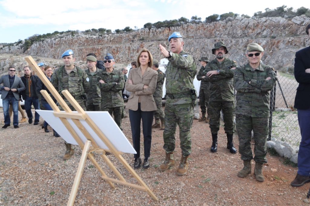 La ministra de Defensa ha dicho en su visita a la base 'Miguel de Cervantes' que "No hay descanso contra quienes quieren terminar con nuestra libertad"