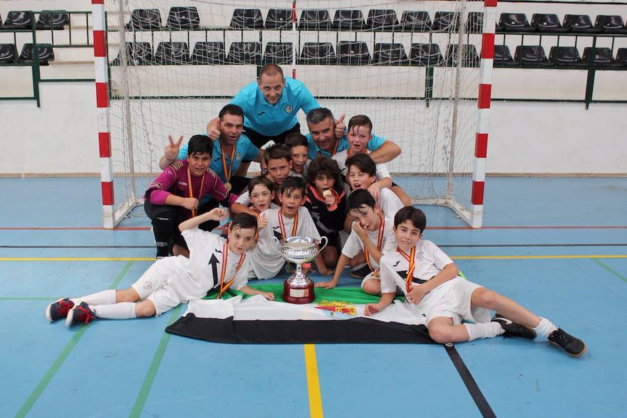 Fútbol sala. El Flecha Negra revalidó en Badajoz su título de campeón de España de clubes benjamín al vencer a Veriña por un ajustado 5-4.